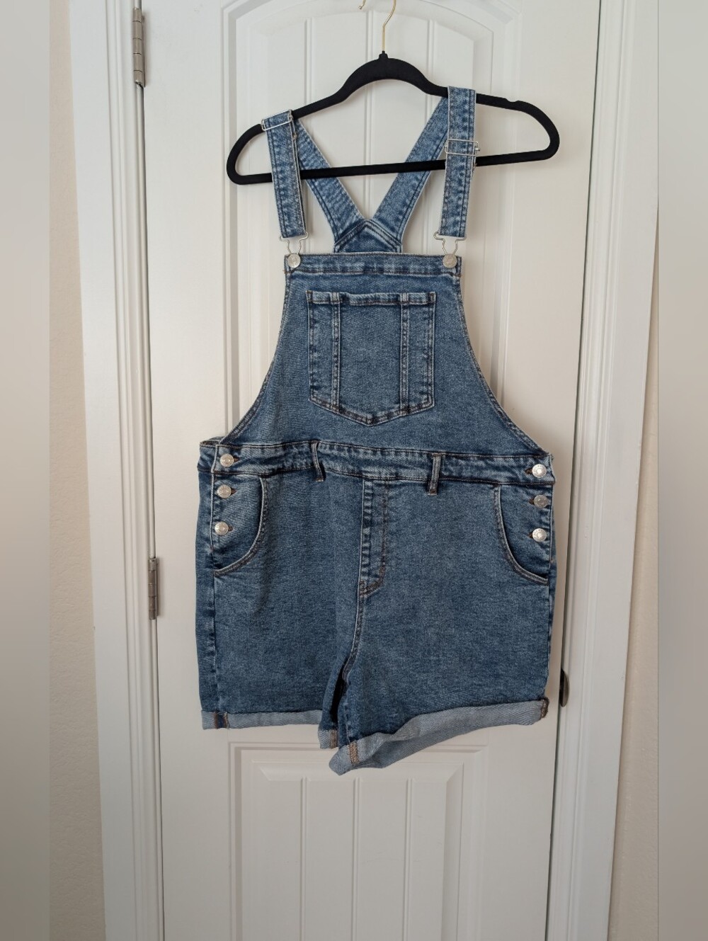 NWOT Medium Wash Denim Shortalls XXL